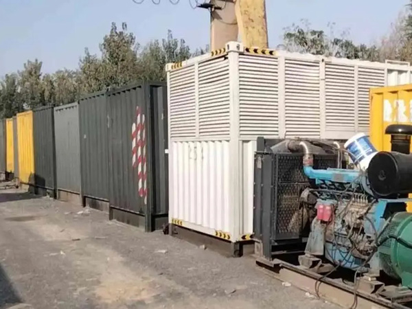盐田200KW柴油发电机机组每小时油耗是多少？